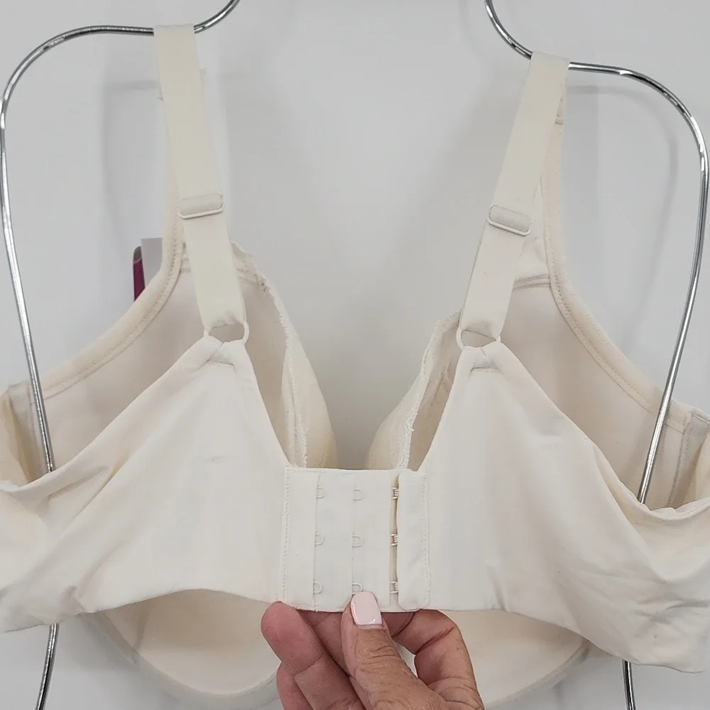 OLGA Cloud 9 Ivory Lace Underwire Contour‎ Bra 44C NWT